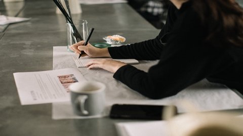 如何利用物流模式明確海關監(jiān)管方法