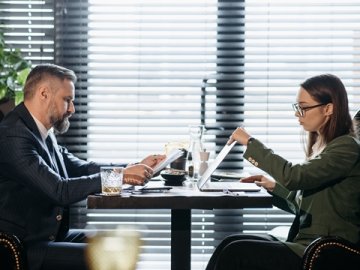 跨境賣家收到“收入與平臺數據不一致”短信怎么辦？