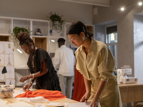 如何申請領(lǐng)英高級賬號？