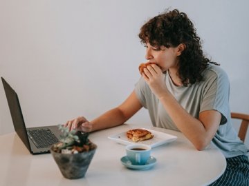 美國(guó)商標(biāo)注冊(cè)費(fèi)用解析：從官費(fèi)到轉(zhuǎn)讓，一文全知道